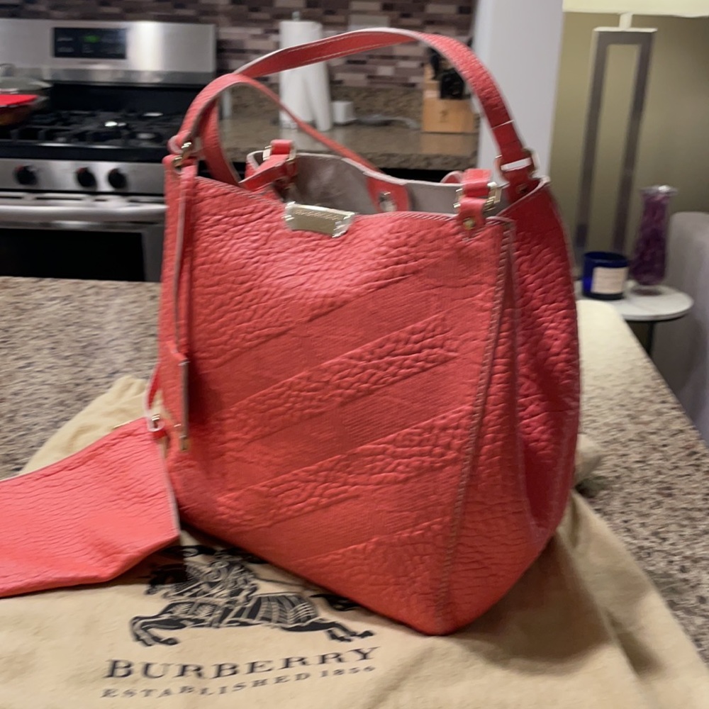 Burberry Signature Grain Check Canterbury Tote - Picture 2 of 16
